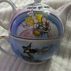 Like New Paul Cardew 2011 Wizard of Oz Single Serve Teapot and Cup Combo